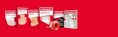 Παραλλαγές των επιδέσμων Leukoplast για αυτοφροντίδα: διάφορα επιθέματα τραύματος και ταινία στερέωσης.