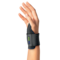 Az Actimove Carpalis csuklóstabilizáló előformázott fémrögzítővel a kézen
