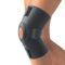 Actimove Sports Edition justerbart knästöd med öppen patella på knä
