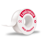 Produktový záber lekárskej pásky Leukoplast skin sensitive pre citlivú, krehkú a poškodenú pokožku.