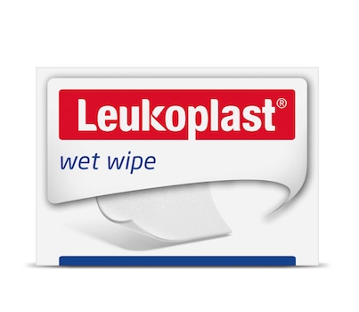 Front packshot of Leukoplast wet wipe
